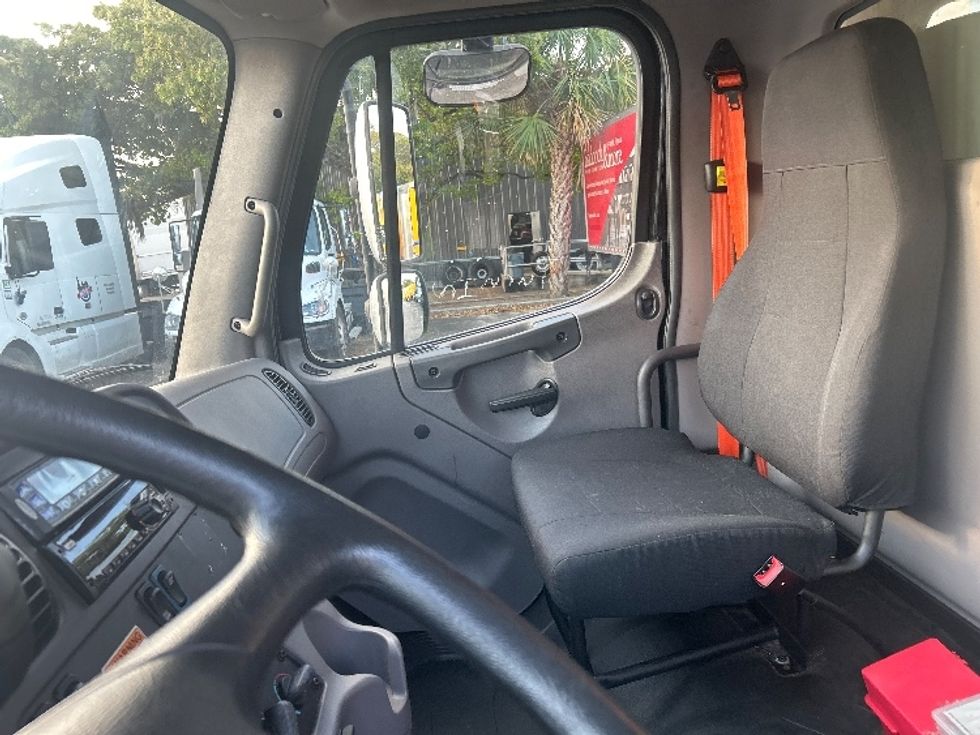 Refrigerated Truck-Light and Medium Duty Trucks-Freightliner-2019-M2-Medley-FL-93,260\n\t\tmiles-$ 54,500 - Image 16