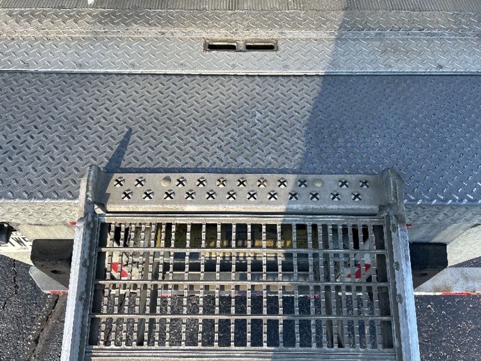 Refrigerated Truck-Light and Medium Duty Trucks-Freightliner-2019-M2-Memphis-TN-112,795\n\t\tmiles-$ 56,250 - Image 10