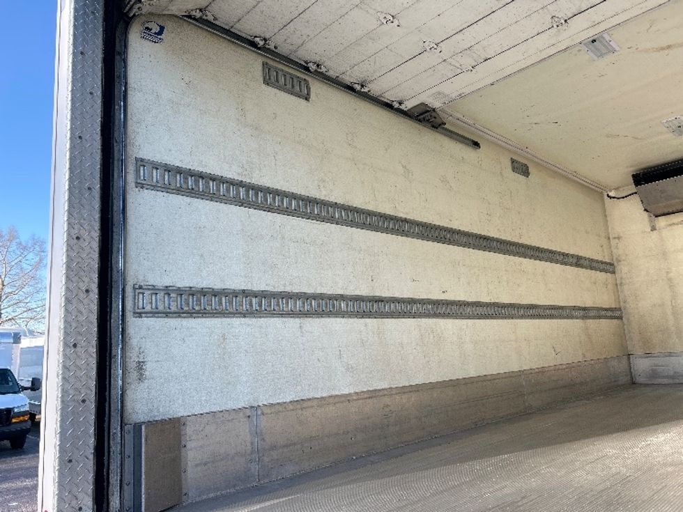 Refrigerated Truck-Light and Medium Duty Trucks-Freightliner-2019-M2-Memphis-TN-112,795\n\t\tmiles-$ 56,250 - Image 11