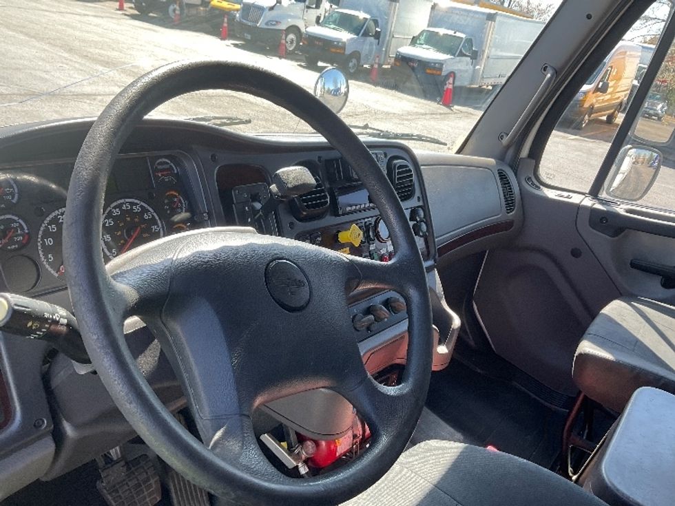 Refrigerated Truck-Light and Medium Duty Trucks-Freightliner-2019-M2-Memphis-TN-112,795\n\t\tmiles-$ 56,250 - Image 17