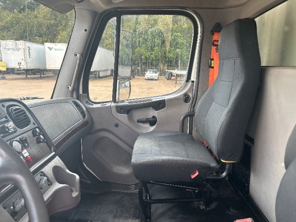 Refrigerated Truck-Light and Medium Duty Trucks-Freightliner-2019-M2-Memphis-TN-119,576\n\t\tmiles-$ 53,250 - Image 18