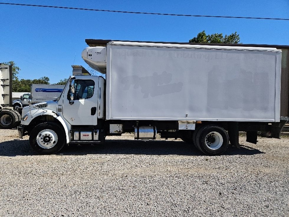 Refrigerated Truck-Light and Medium Duty Trucks-Freightliner-2019-M2-Memphis-TN-119,576\n\t\tmiles-$ 53,250 - Image 4