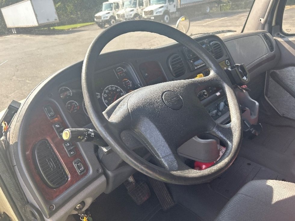 Refrigerated Truck-Light and Medium Duty Trucks-Freightliner-2019-M2-Memphis-TN-217,118\n\t\tmiles-$ 39,500 - Image 17