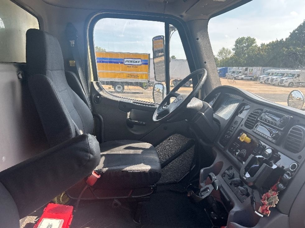Refrigerated Truck-Light and Medium Duty Trucks-Freightliner-2019-M2-Memphis-TN-217,118\n\t\tmiles-$ 39,500 - Image 22