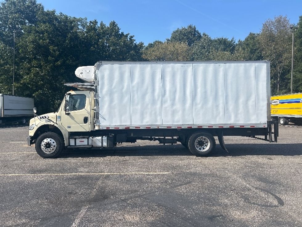 Refrigerated Truck-Light and Medium Duty Trucks-Freightliner-2019-M2-Memphis-TN-217,118\n\t\tmiles-$ 39,500 - Image 4