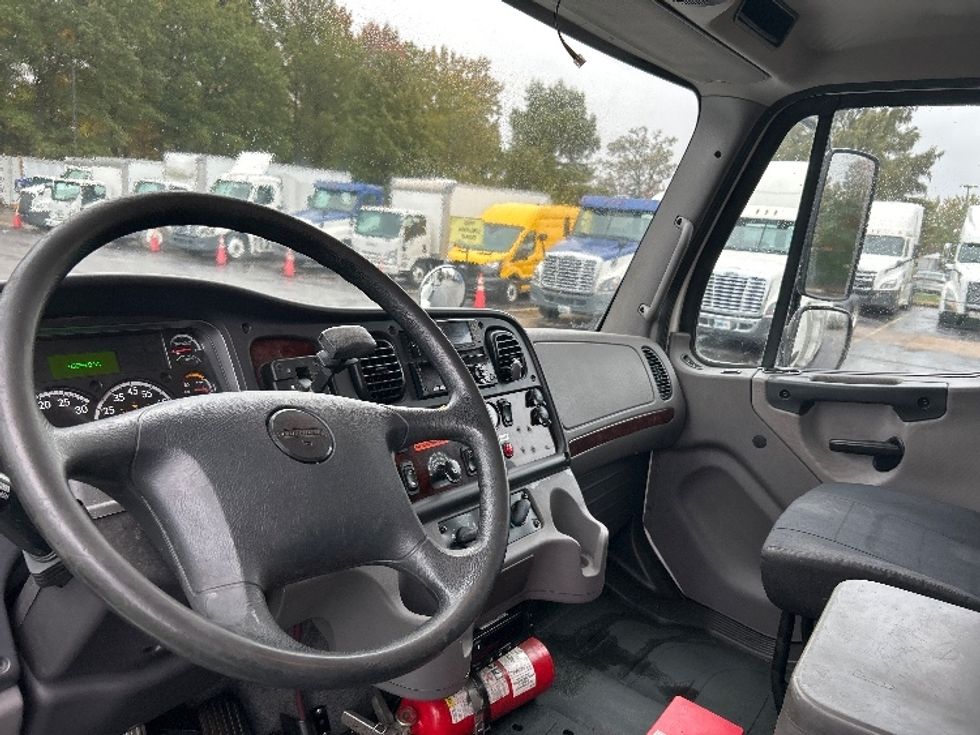 Refrigerated Truck-Light and Medium Duty Trucks-Freightliner-2019-M2-Memphis-TN-93,059\n\t\tmiles-$ 55,000 - Image 16