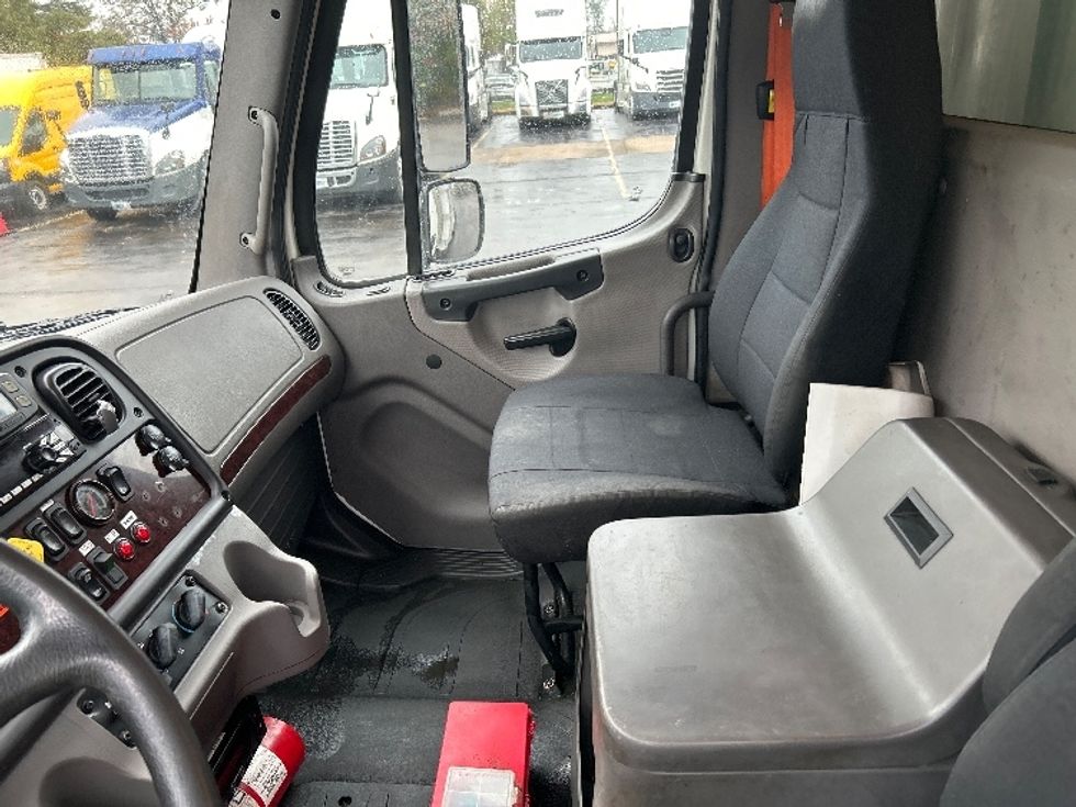 Refrigerated Truck-Light and Medium Duty Trucks-Freightliner-2019-M2-Memphis-TN-93,059\n\t\tmiles-$ 55,000 - Image 18