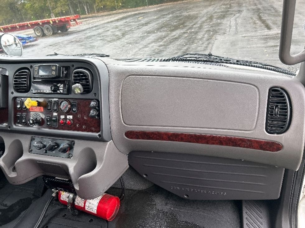 Refrigerated Truck-Light and Medium Duty Trucks-Freightliner-2019-M2-Memphis-TN-93,059\n\t\tmiles-$ 55,000 - Image 20