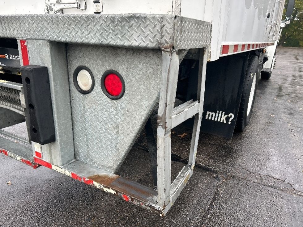 Refrigerated Truck-Light and Medium Duty Trucks-Freightliner-2019-M2-Memphis-TN-93,059\n\t\tmiles-$ 55,000 - Image 25