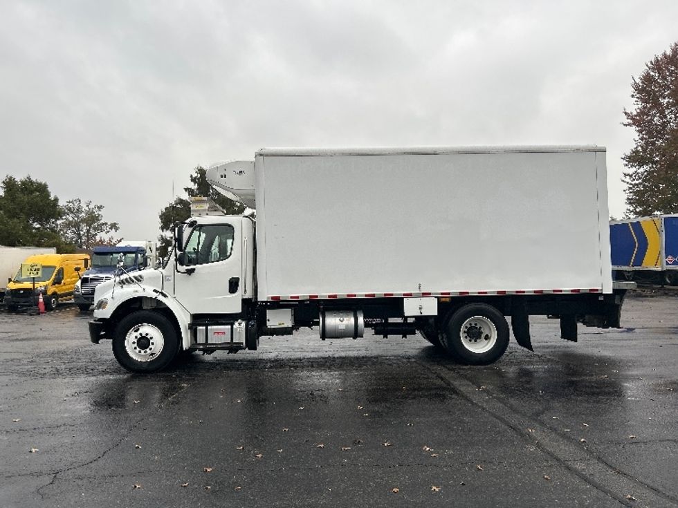 Refrigerated Truck-Light and Medium Duty Trucks-Freightliner-2019-M2-Memphis-TN-93,059\n\t\tmiles-$ 55,000 - Image 4