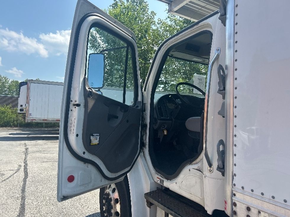 Refrigerated Truck-Light and Medium Duty Trucks-Freightliner-2019-M2-Middlefield-OH-117,863\n\t\tmiles-$ 54,000 - Image 16