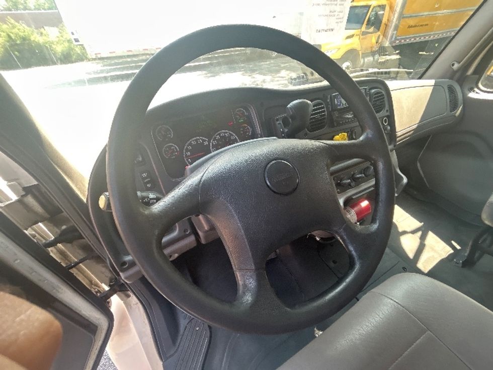 Refrigerated Truck-Light and Medium Duty Trucks-Freightliner-2019-M2-Middlefield-OH-117,863\n\t\tmiles-$ 54,000 - Image 18