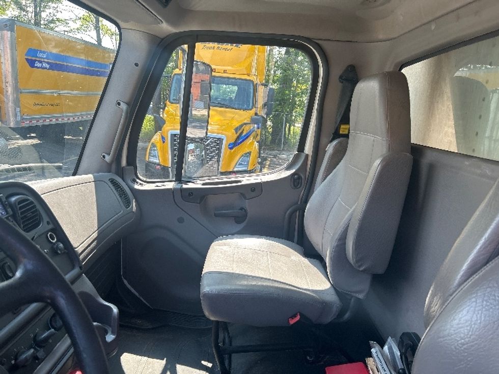 Refrigerated Truck-Light and Medium Duty Trucks-Freightliner-2019-M2-Middlefield-OH-117,863\n\t\tmiles-$ 54,000 - Image 19