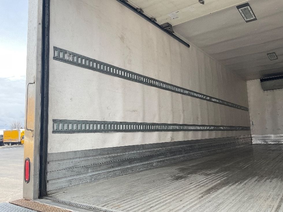 Refrigerated Truck-Light and Medium Duty Trucks-Freightliner-2019-M2-Middlefield-OH-134,727\n\t\tmiles-$ 59,000 - Image 11
