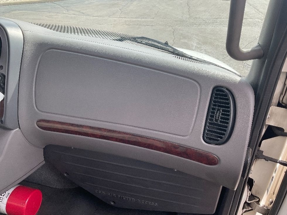 Refrigerated Truck-Light and Medium Duty Trucks-Freightliner-2019-M2-Middlefield-OH-134,727\n\t\tmiles-$ 59,000 - Image 21