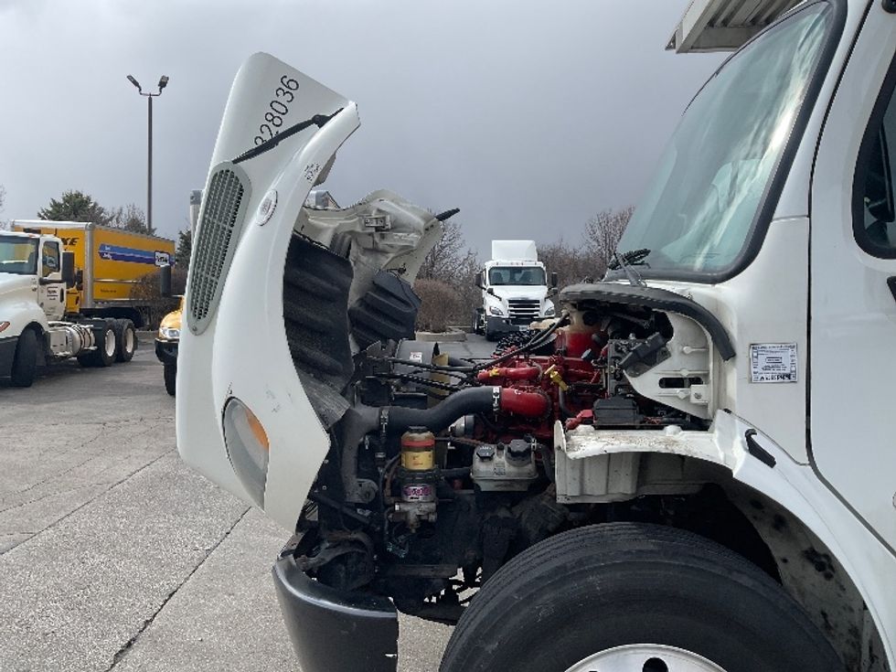 Refrigerated Truck-Light and Medium Duty Trucks-Freightliner-2019-M2-Middlefield-OH-134,727\n\t\tmiles-$ 59,000 - Image 23