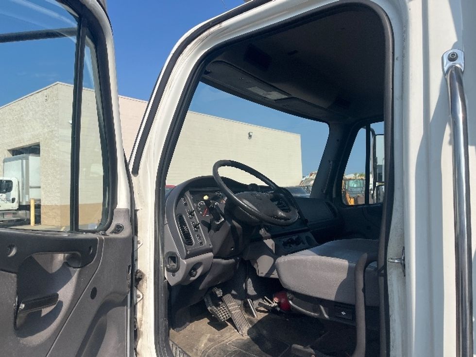 Refrigerated Truck-Light and Medium Duty Trucks-Freightliner-2019-M2-Middlefield-OH-144,969\n\t\tmiles-$ 54,250 - Image 15