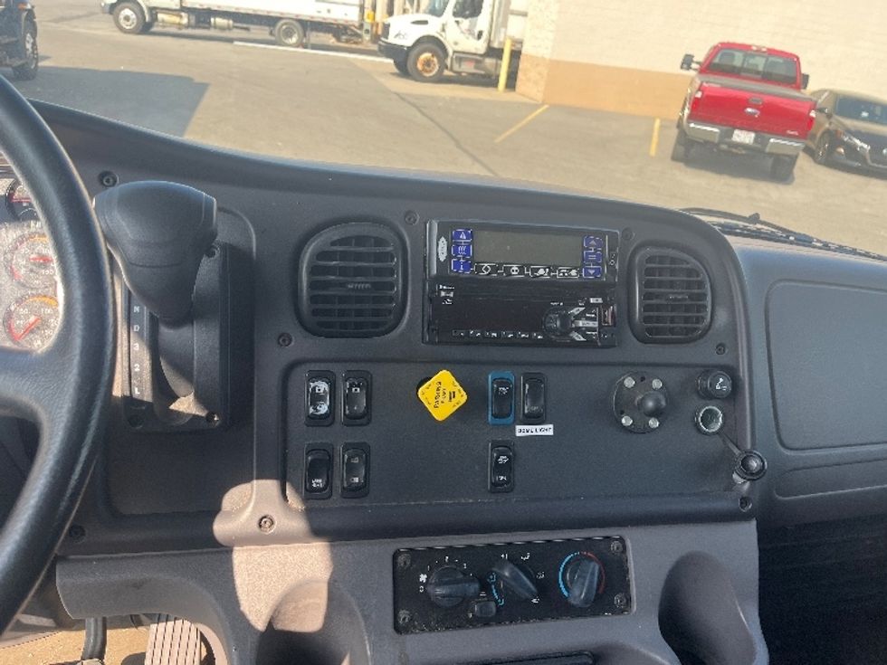 Refrigerated Truck-Light and Medium Duty Trucks-Freightliner-2019-M2-Middlefield-OH-144,969\n\t\tmiles-$ 54,250 - Image 17
