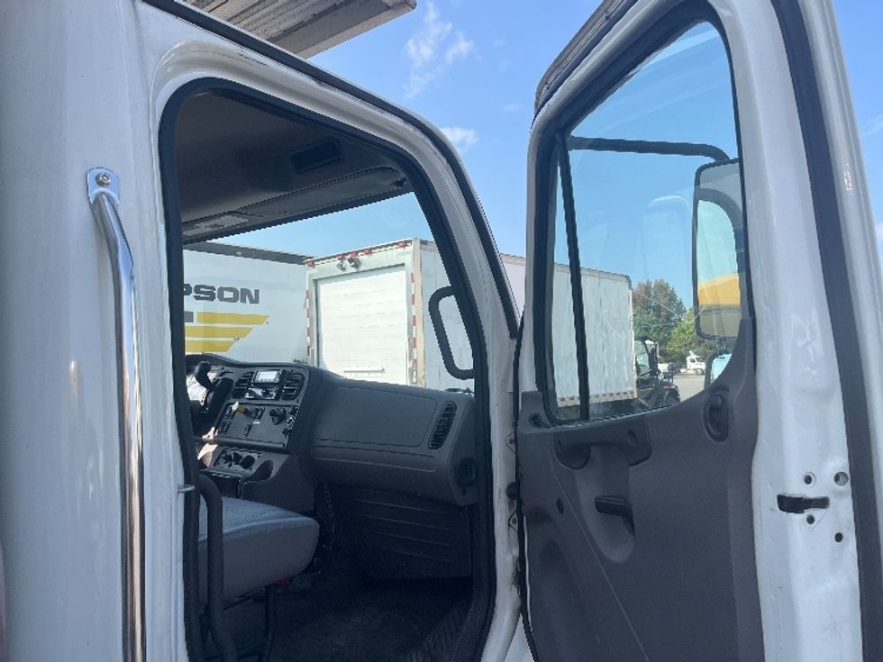 Refrigerated Truck-Light and Medium Duty Trucks-Freightliner-2019-M2-Middlefield-OH-144,969\n\t\tmiles-$ 54,250 - Image 19