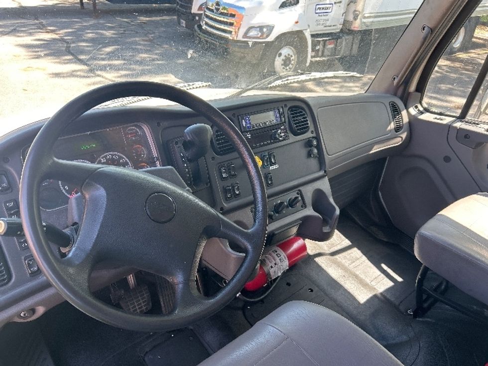 Refrigerated Truck-Light and Medium Duty Trucks-Freightliner-2019-M2-Middlefield-OH-83,489\n\t\tmiles-$ 59,750 - Image 18