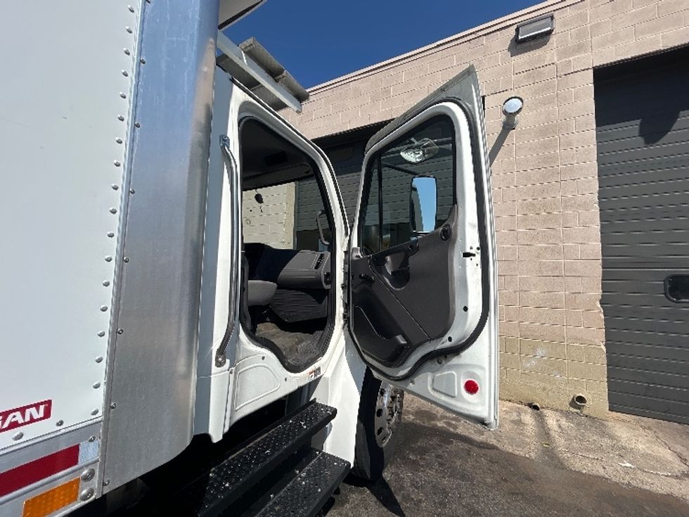 Refrigerated Truck-Light and Medium Duty Trucks-Freightliner-2019-M2-Millville-NJ-192,280\n\t\tmiles-$ 53,500 - Image 20