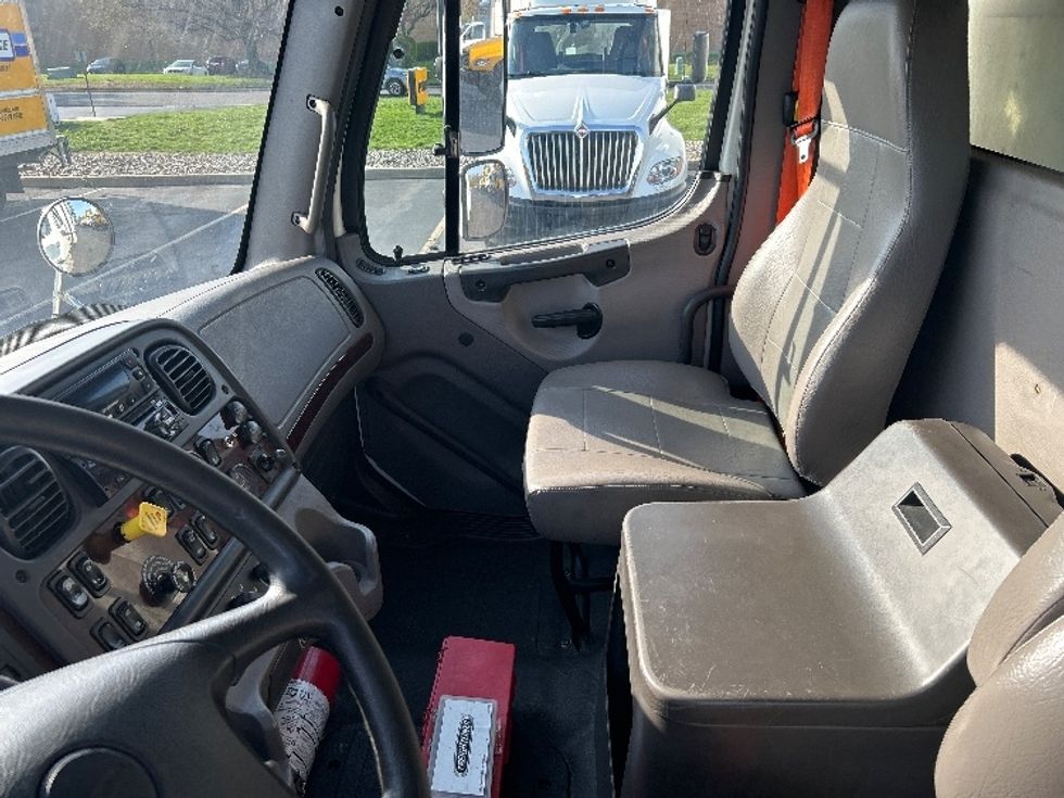 Refrigerated Truck-Light and Medium Duty Trucks-Freightliner-2019-M2-Millville-NJ-225,984\n\t\tmiles-$ 58,250 - Image 19