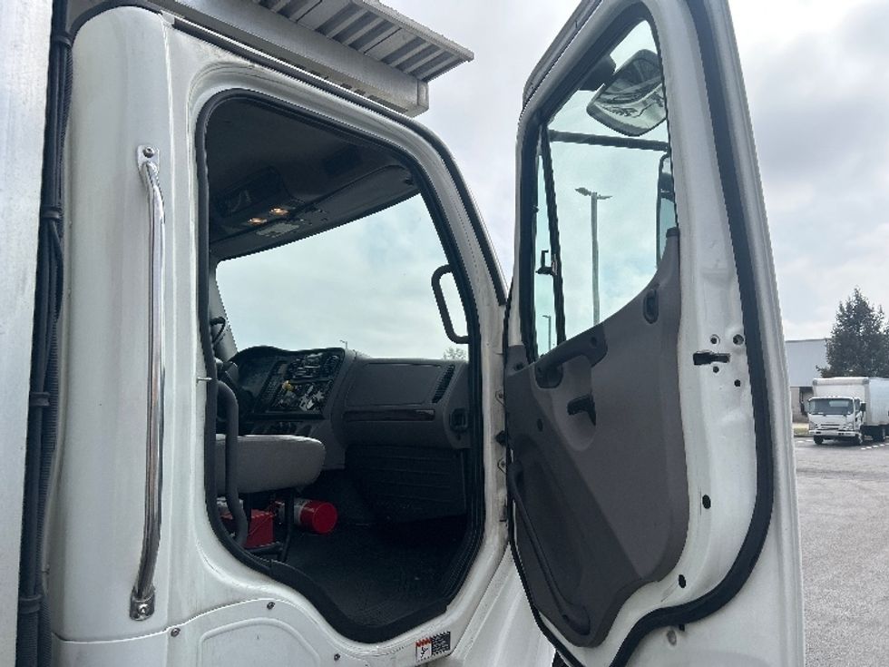 Refrigerated Truck-Light and Medium Duty Trucks-Freightliner-2019-M2-Millville-NJ-225,984\n\t\tmiles-$ 58,250 - Image 20