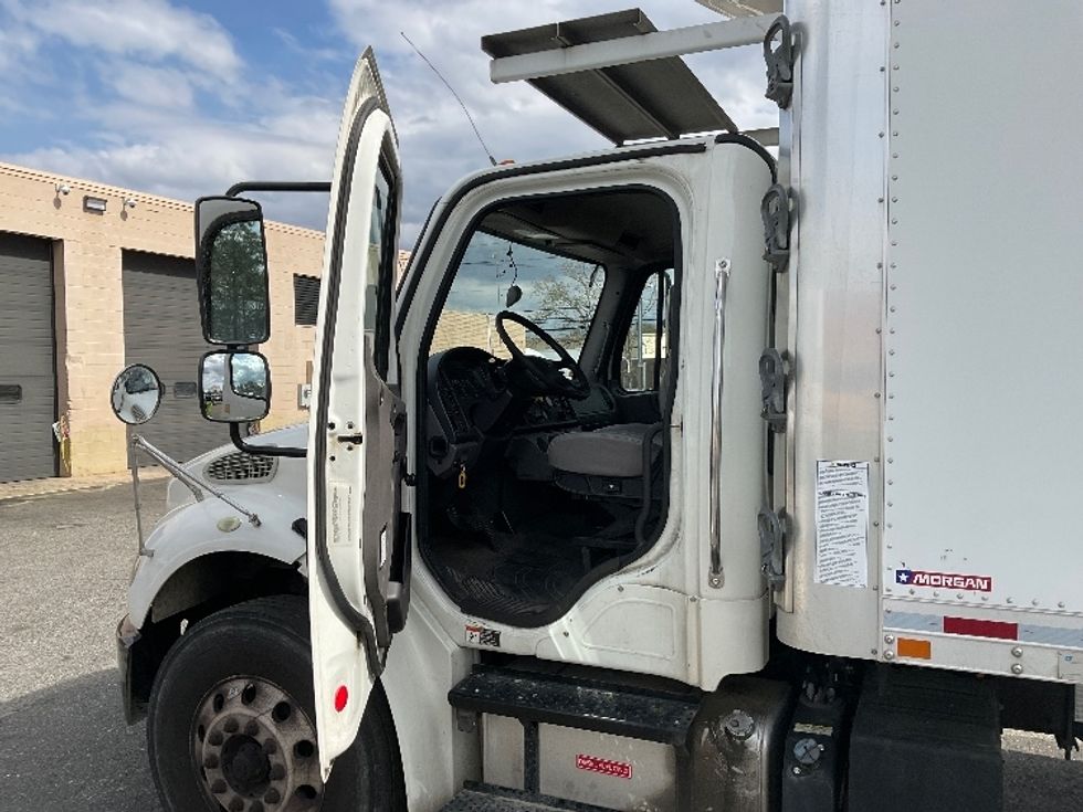 Refrigerated Truck-Light and Medium Duty Trucks-Freightliner-2019-M2-Millville-NJ-302,650\n\t\tmiles-$ 40,000 - Image 16