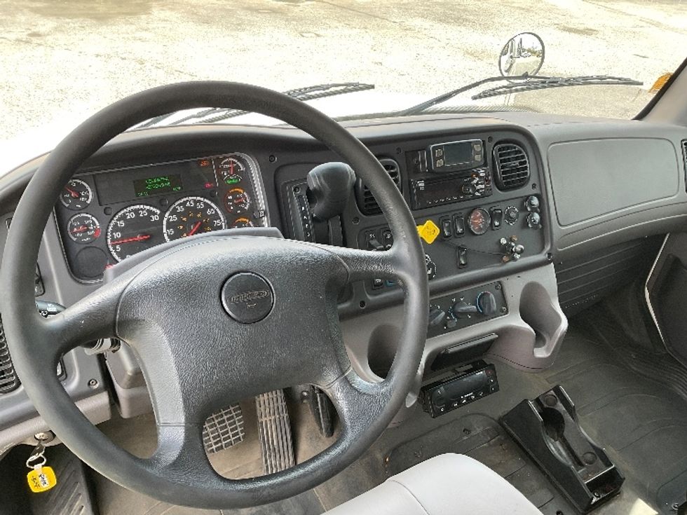 Refrigerated Truck-Light and Medium Duty Trucks-Freightliner-2019-M2-Millville-NJ-302,650\n\t\tmiles-$ 40,000 - Image 18