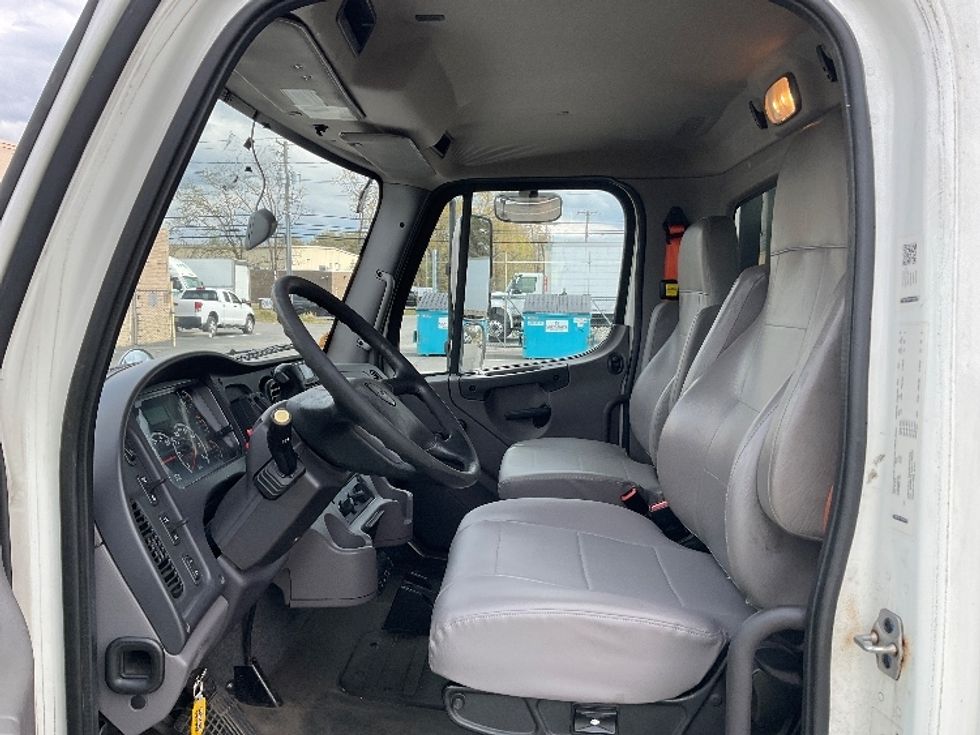 Refrigerated Truck-Light and Medium Duty Trucks-Freightliner-2019-M2-Millville-NJ-302,650\n\t\tmiles-$ 40,000 - Image 19