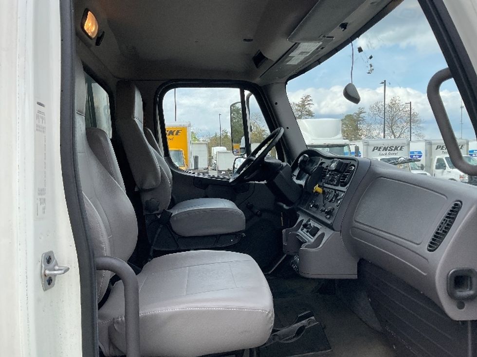 Refrigerated Truck-Light and Medium Duty Trucks-Freightliner-2019-M2-Millville-NJ-302,650\n\t\tmiles-$ 40,000 - Image 22
