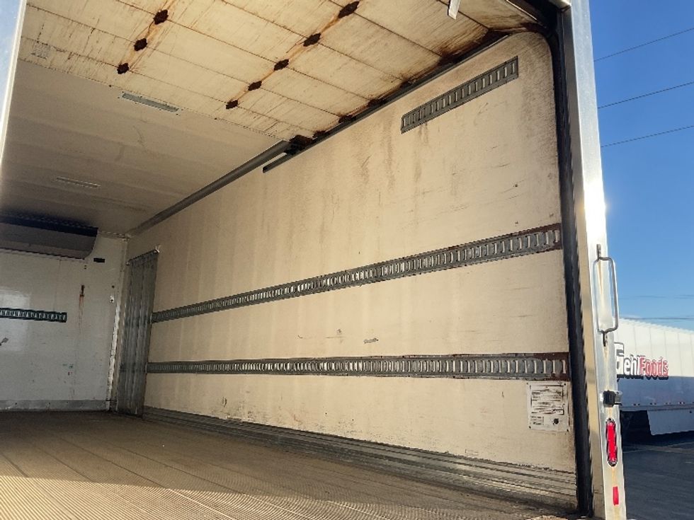 Refrigerated Truck-Light and Medium Duty Trucks-Freightliner-2019-M2-Milwaukee-WI-440,677\n\t\tmiles-$ 21,250 - Image 12
