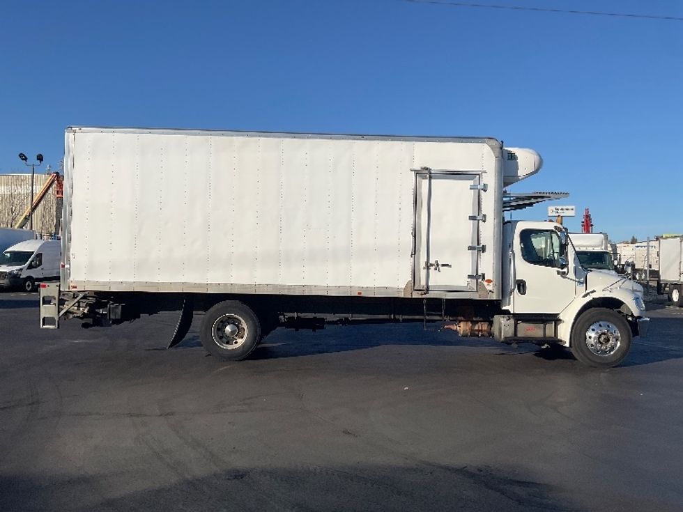Refrigerated Truck-Light and Medium Duty Trucks-Freightliner-2019-M2-Milwaukee-WI-440,677\n\t\tmiles-$ 21,250 - Image 15