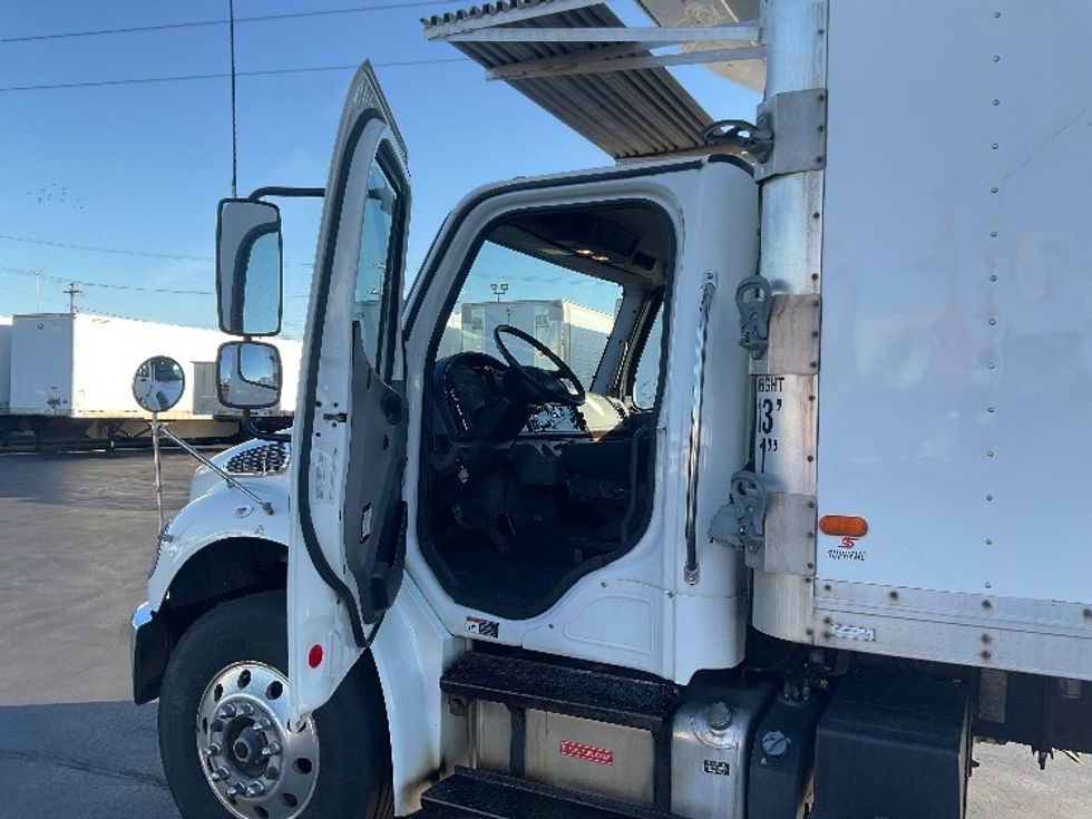 Refrigerated Truck-Light and Medium Duty Trucks-Freightliner-2019-M2-Milwaukee-WI-440,677\n\t\tmiles-$ 21,250 - Image 16