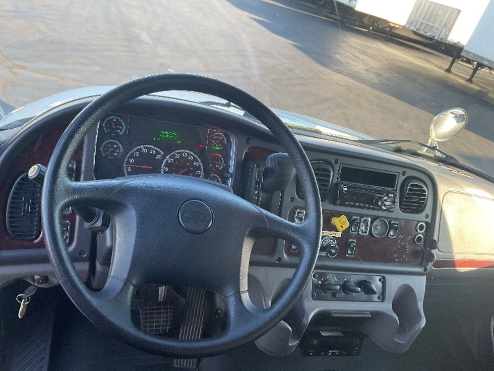 Refrigerated Truck-Light and Medium Duty Trucks-Freightliner-2019-M2-Milwaukee-WI-440,677\n\t\tmiles-$ 21,250 - Image 18