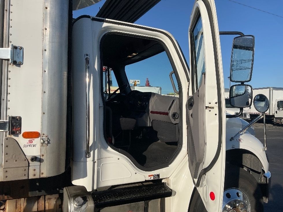 Refrigerated Truck-Light and Medium Duty Trucks-Freightliner-2019-M2-Milwaukee-WI-440,677\n\t\tmiles-$ 21,250 - Image 20