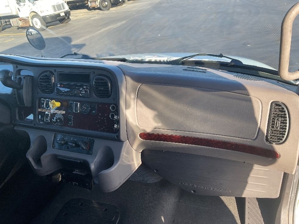 Refrigerated Truck-Light and Medium Duty Trucks-Freightliner-2019-M2-Milwaukee-WI-440,677\n\t\tmiles-$ 21,250 - Image 21