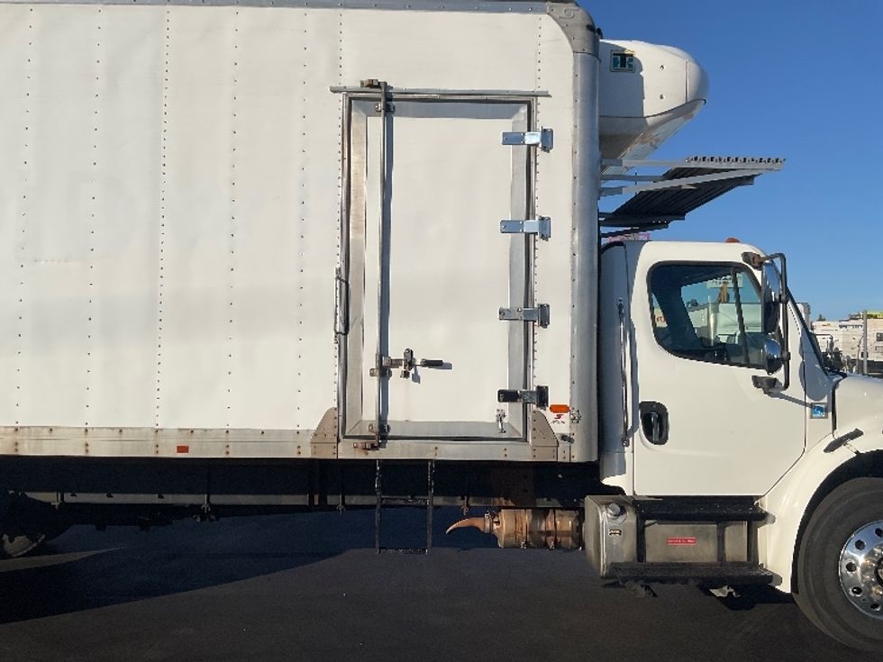 Refrigerated Truck-Light and Medium Duty Trucks-Freightliner-2019-M2-Milwaukee-WI-440,677\n\t\tmiles-$ 21,250 - Image 25
