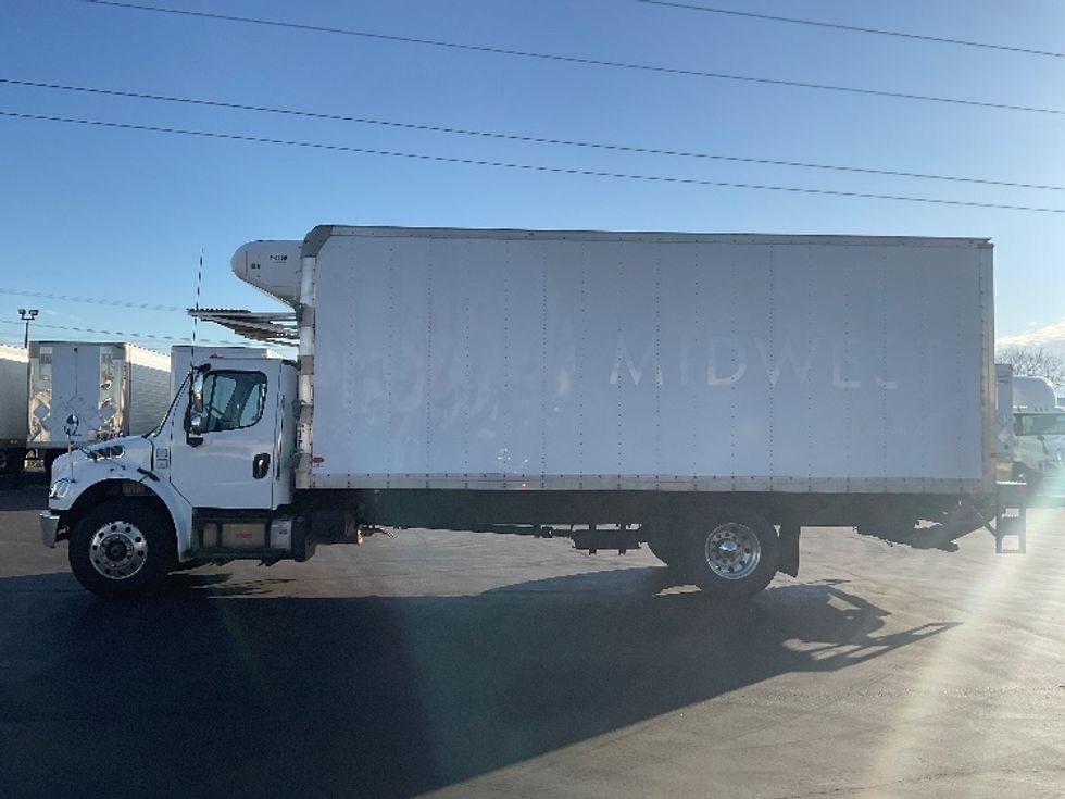 Refrigerated Truck-Light and Medium Duty Trucks-Freightliner-2019-M2-Milwaukee-WI-440,677\n\t\tmiles-$ 21,250 - Image 4