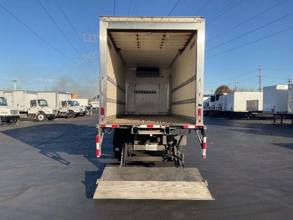 Refrigerated Truck-Light and Medium Duty Trucks-Freightliner-2019-M2-Milwaukee-WI-440,677\n\t\tmiles-$ 21,250 - Image 9
