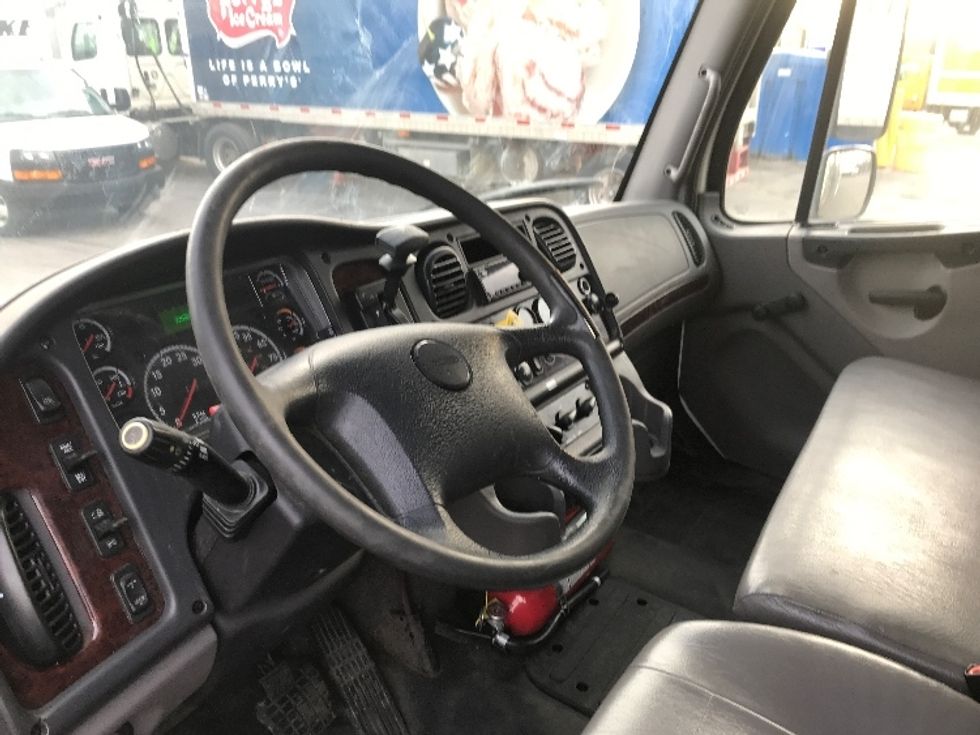 Refrigerated Truck-Light and Medium Duty Trucks-Freightliner-2019-M2-Minoa-NY-220,368\n\t\tmiles-$ 51,500 - Image 17