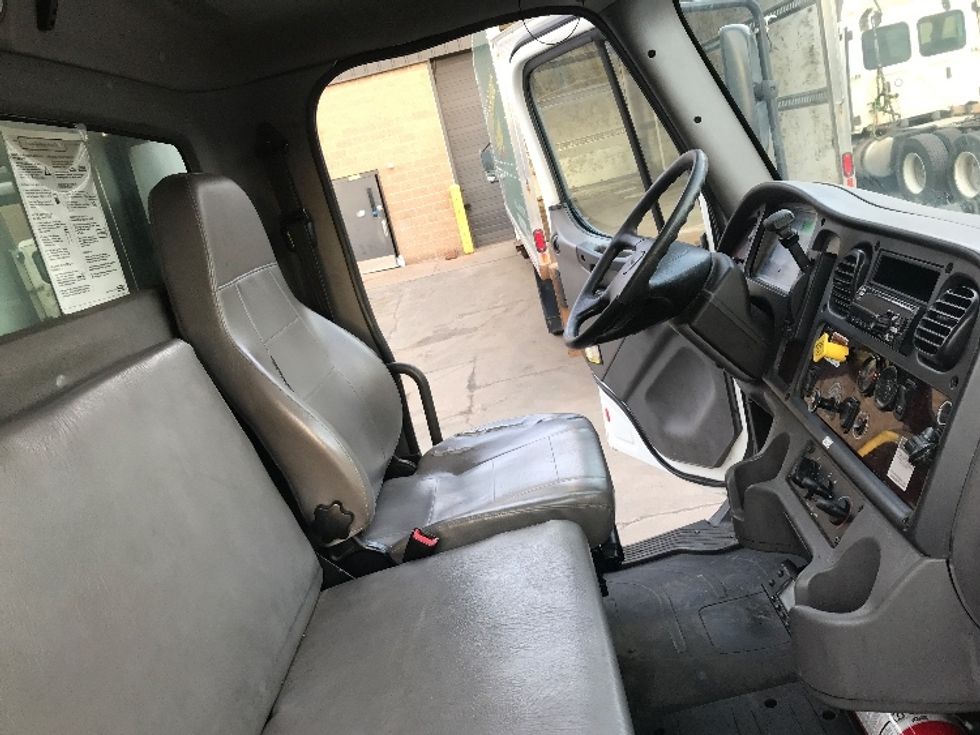 Refrigerated Truck-Light and Medium Duty Trucks-Freightliner-2019-M2-Minoa-NY-220,368\n\t\tmiles-$ 51,500 - Image 22