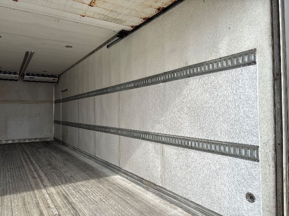 Refrigerated Truck-Light and Medium Duty Trucks-Freightliner-2019-M2-Mississauga-ON-182,780\n\t\tkm-$ 93,250 - Image 12