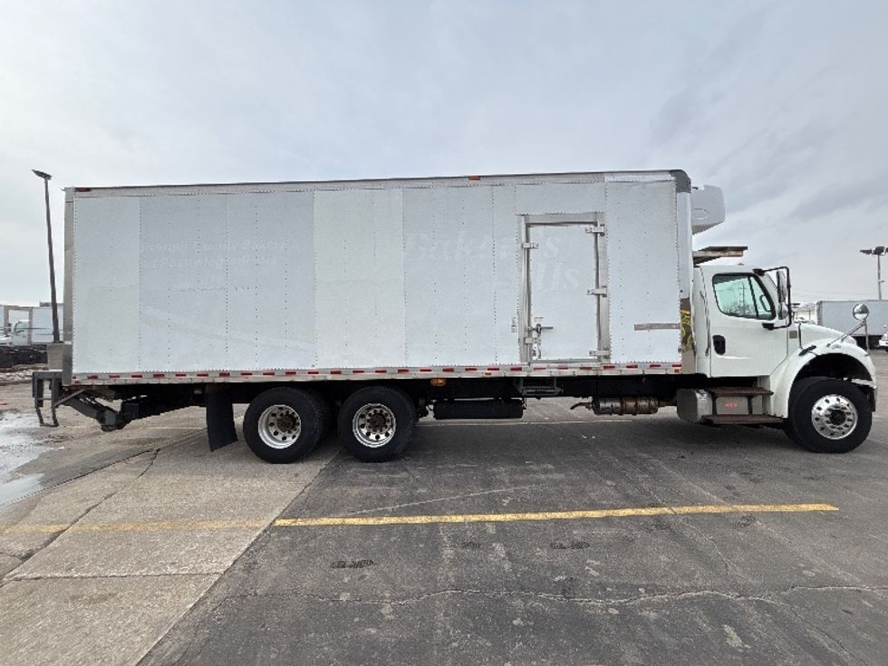 Refrigerated Truck-Light and Medium Duty Trucks-Freightliner-2019-M2-Mississauga-ON-182,780\n\t\tkm-$ 93,250 - Image 15