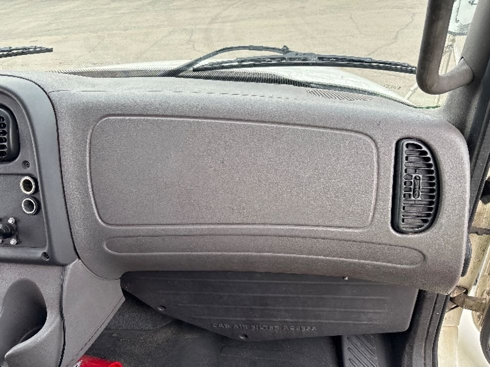 Refrigerated Truck-Light and Medium Duty Trucks-Freightliner-2019-M2-Mississauga-ON-182,780\n\t\tkm-$ 93,250 - Image 21