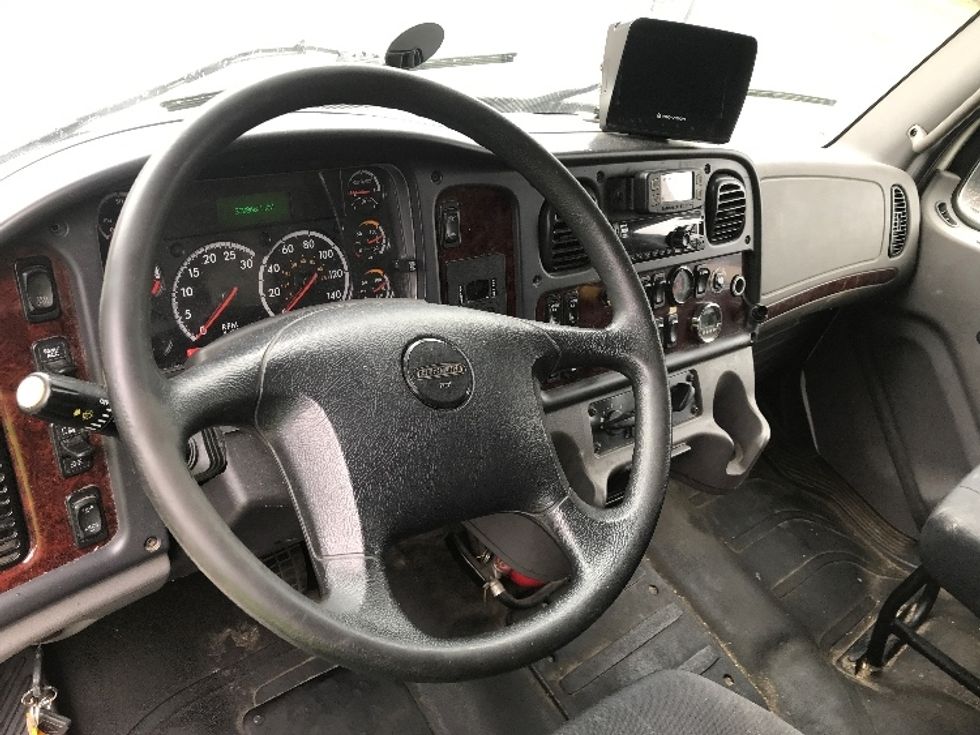 Refrigerated Truck-Light and Medium Duty Trucks-Freightliner-2019-M2-Mississauga-ON-336,398\n\t\tkm-$ 81,250 - Image 17