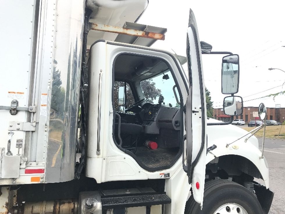 Refrigerated Truck-Light and Medium Duty Trucks-Freightliner-2019-M2-Mississauga-ON-336,398\n\t\tkm-$ 81,250 - Image 20