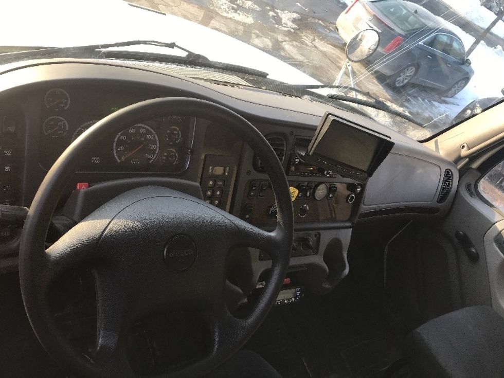 Refrigerated Truck-Light and Medium Duty Trucks-Freightliner-2019-M2-Mississauga-ON-345,102\n\t\tkm-$ 75,000 - Image 18