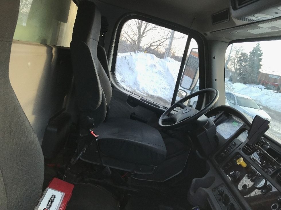 Refrigerated Truck-Light and Medium Duty Trucks-Freightliner-2019-M2-Mississauga-ON-345,102\n\t\tkm-$ 75,000 - Image 22