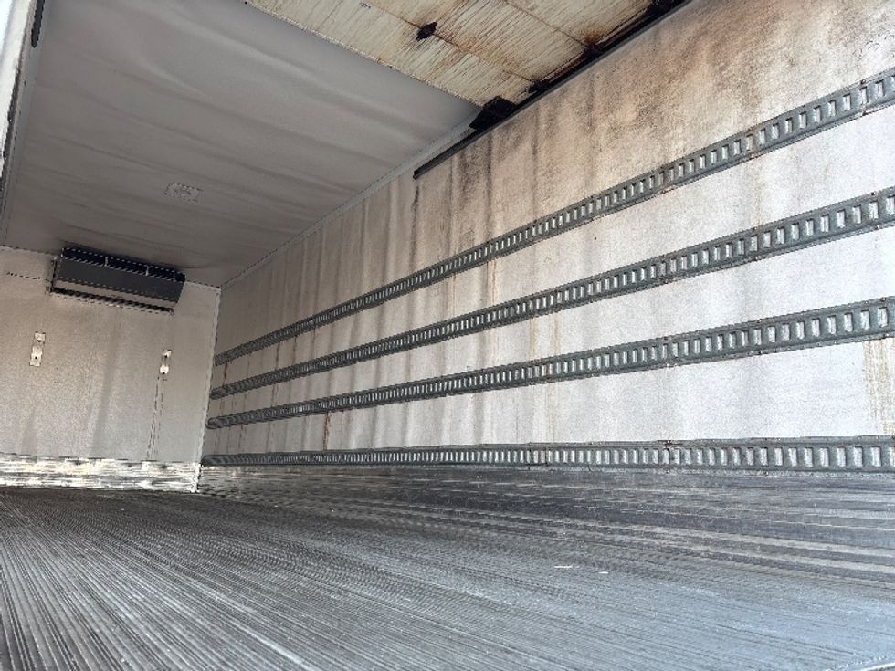 Refrigerated Truck-Light and Medium Duty Trucks-Freightliner-2019-M2-Mississauga-ON-533,088\n\t\tkm-$ 27,750 - Image 12